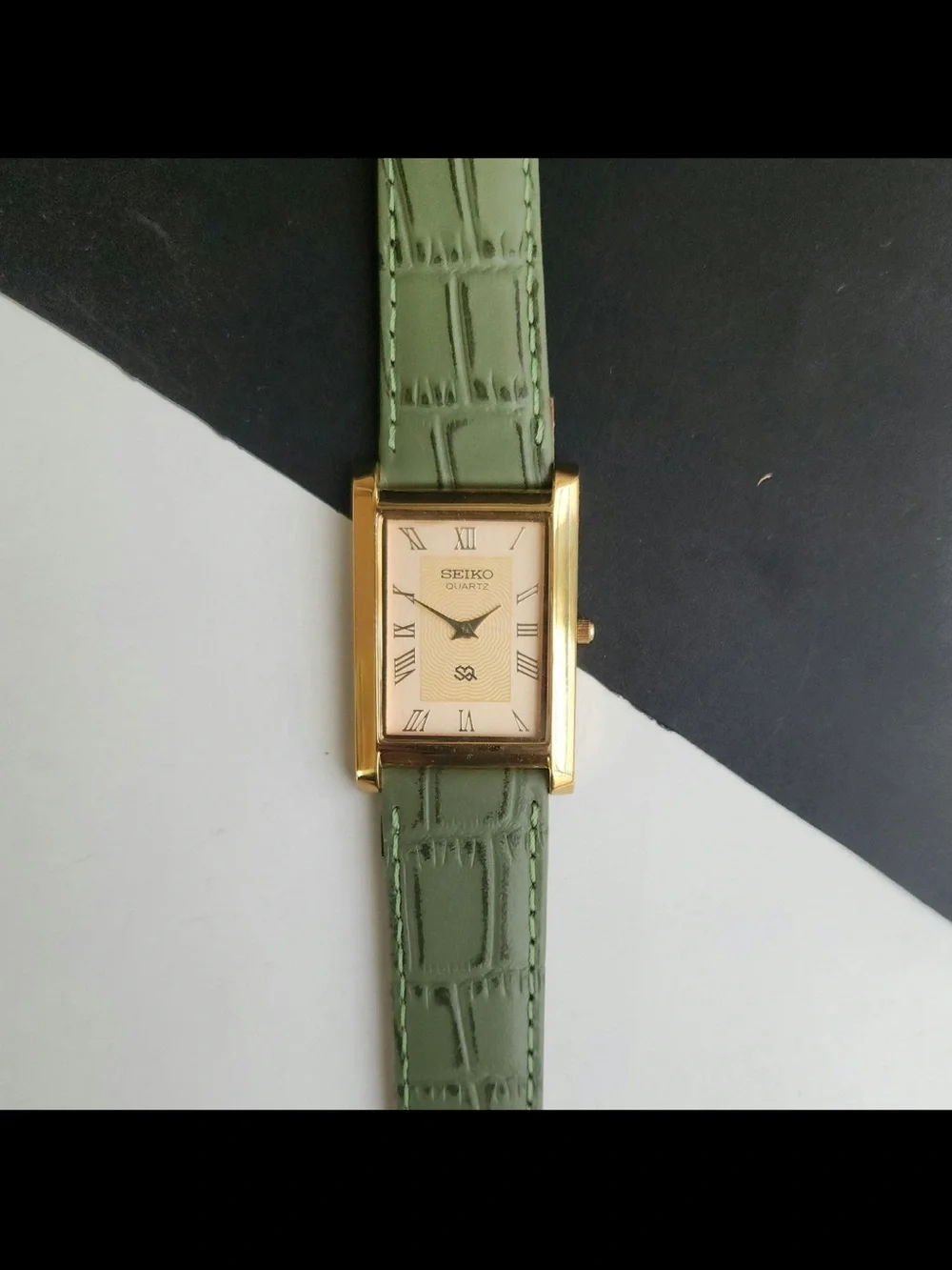 Seiko classic quartz